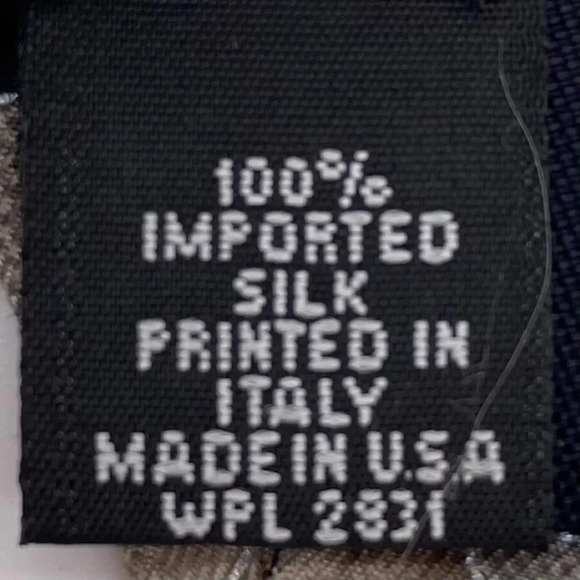 The Arrow Company Silk Tie 🏹 - Picture 6 of 6